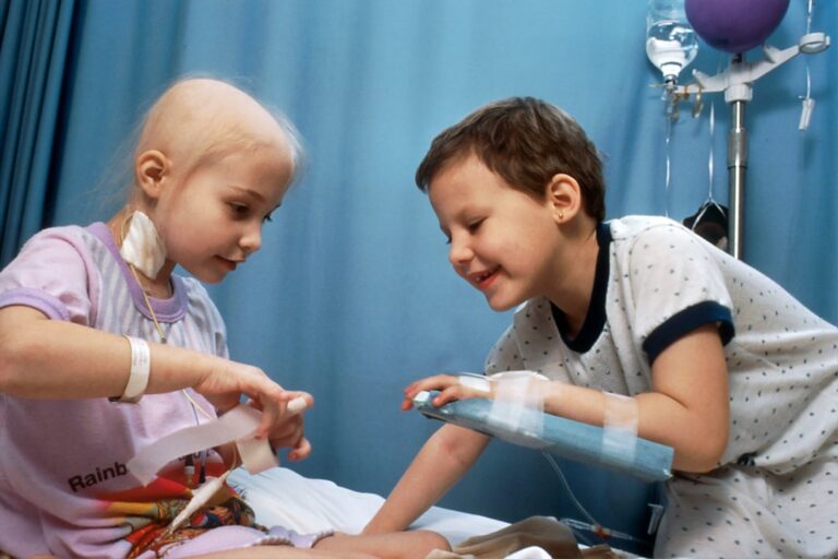 Photo Therapist guiding patient