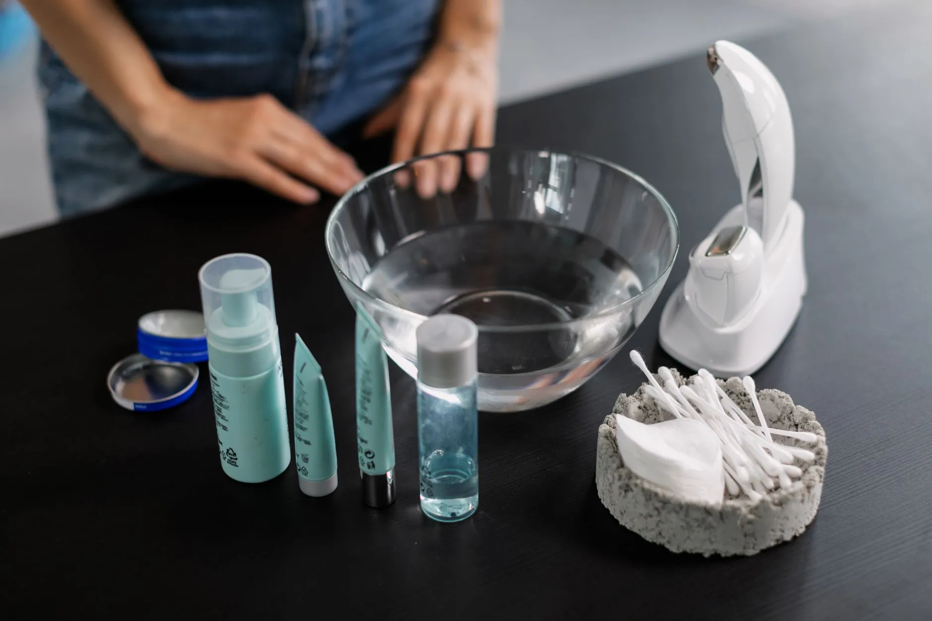 Cum citești eticheta unui cosmetic: INCI, concentrații și promisiuni de marketing