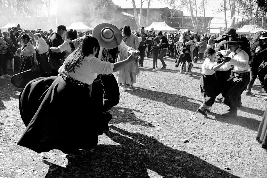 Photo history of Romanian folk dance